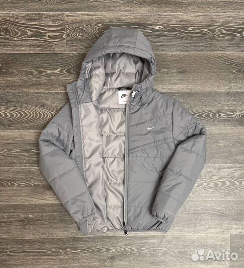 Куртка на весну Nike