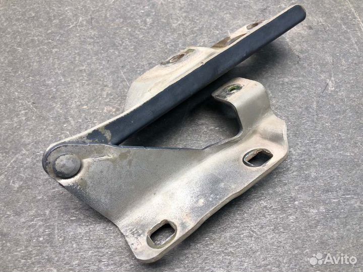Петля капота правая Nissan Almera N16 QG15DE 2005