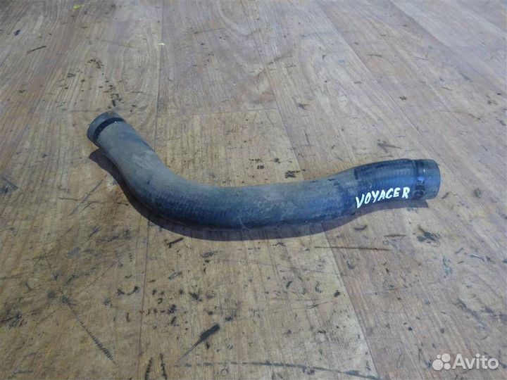 Патрубок радиатора Chrysler Voyager/Caravan 1996