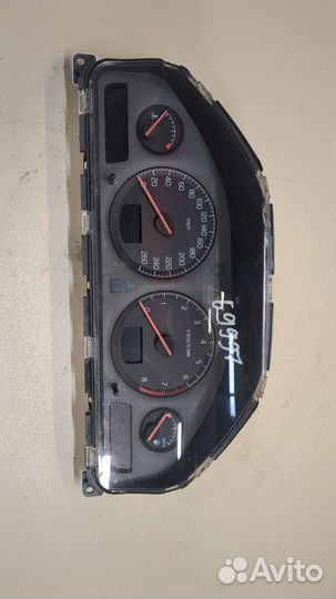 Щиток приборов Volvo V70, 2001