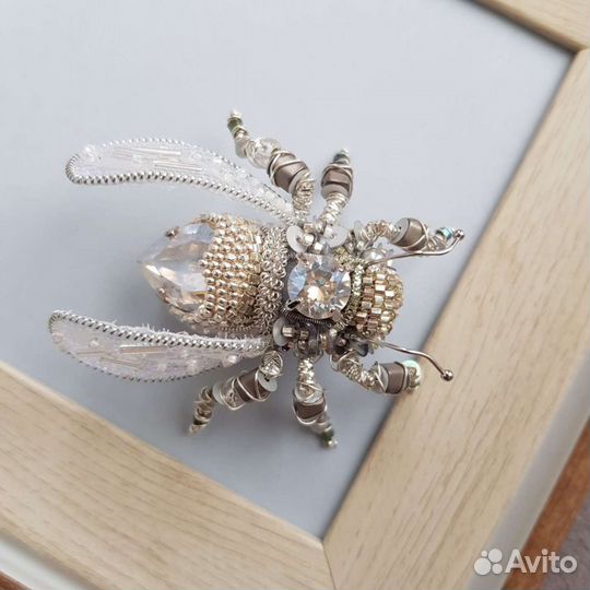 Брошь объемная 