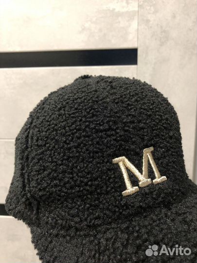 Кепка чёрная женская