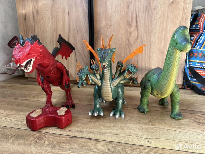 Динозавры игрушки