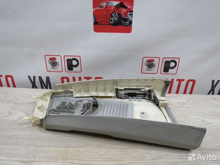 Обшивка стойки центральная левая Audi A7