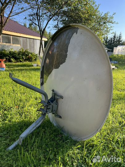 Спутниковая тарелка