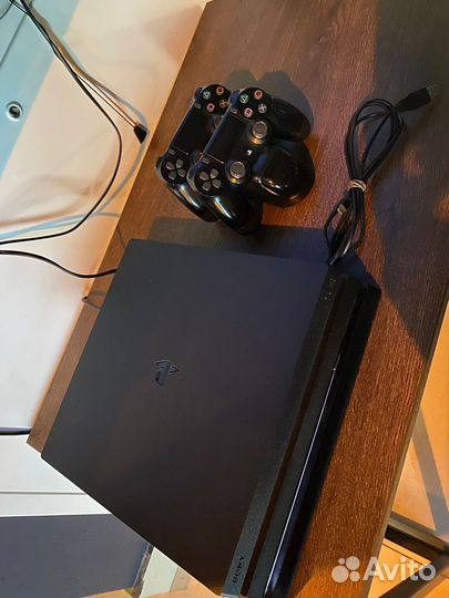 Sony PS4 pro 1tb