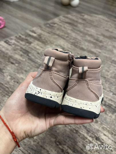 Ботинки для девочки 23р