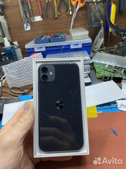 iPhone 11, 64 ГБ