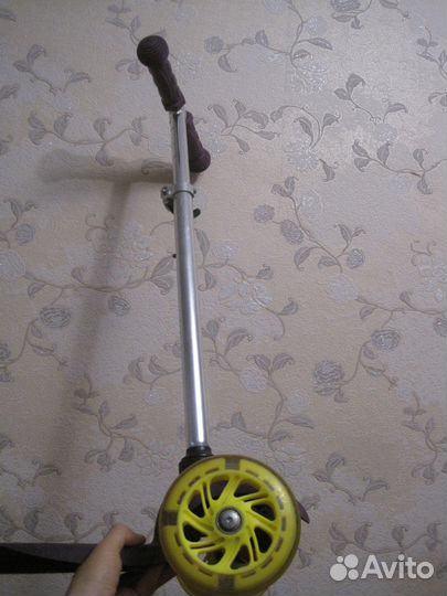 Детский трехколесный самокат