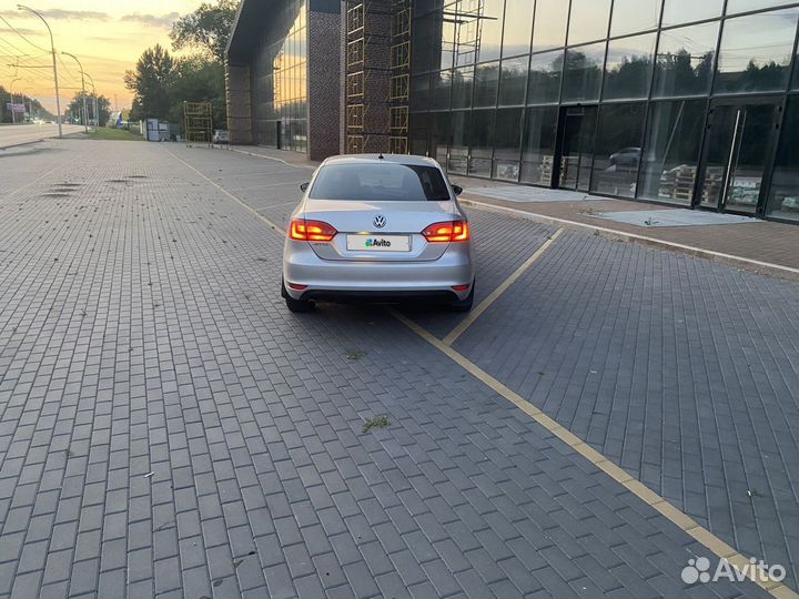 Volkswagen Jetta, 2012