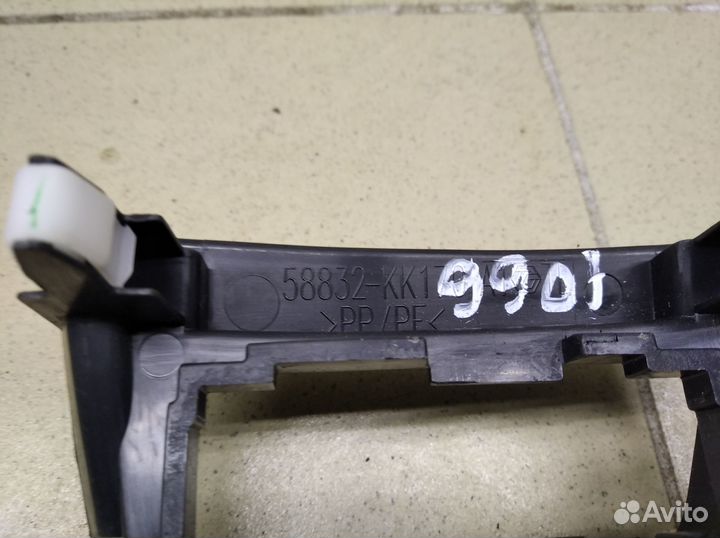 Накладка (кузов внутри) Fortuner 2015