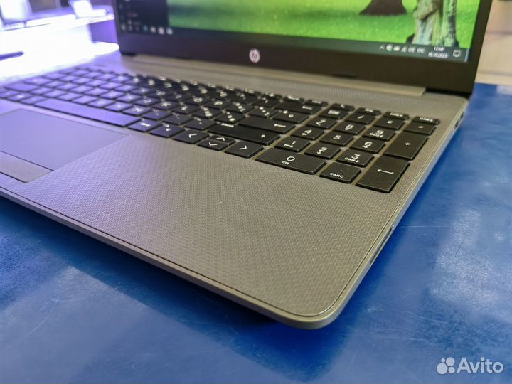 Ноутбук HP для учебы, школьнику или студенту
