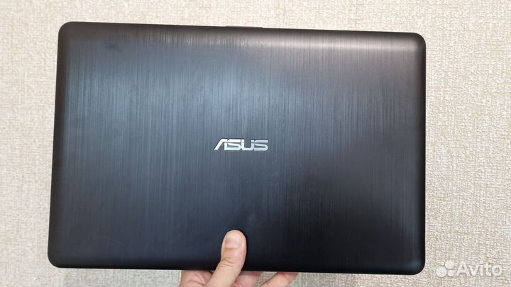 Asus X540LA отличное состояние