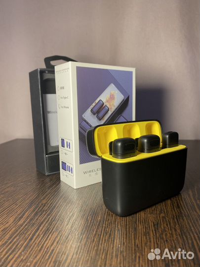 Беспроводной микрофон петличка