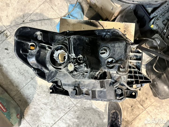 Фара toyota tundra