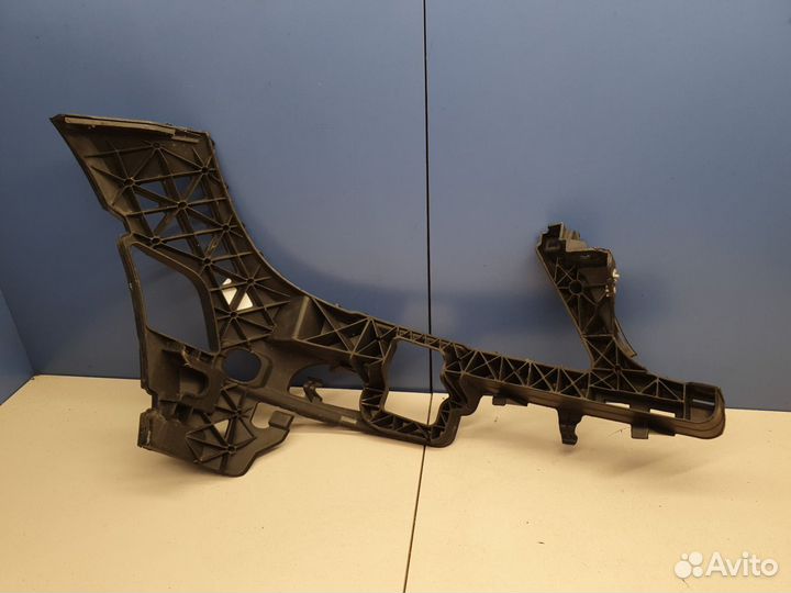 Кронштейн бампера переднего левый Mercedes C-klasse W204 2007-2015