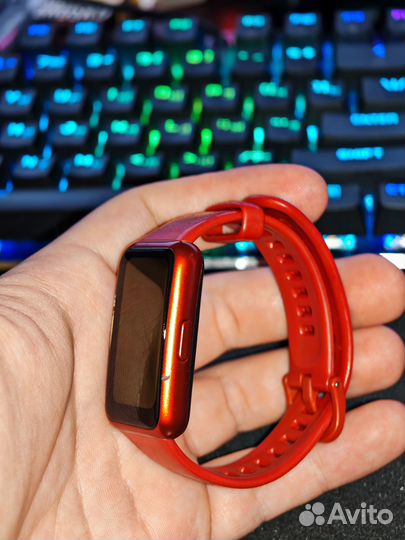 Фитнес браслет Huawei band 7 красный