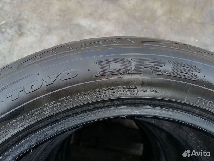 Toyo DRB 215/55 R17 94V