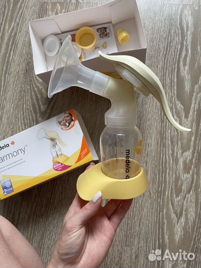 Молокоотсос medela новый