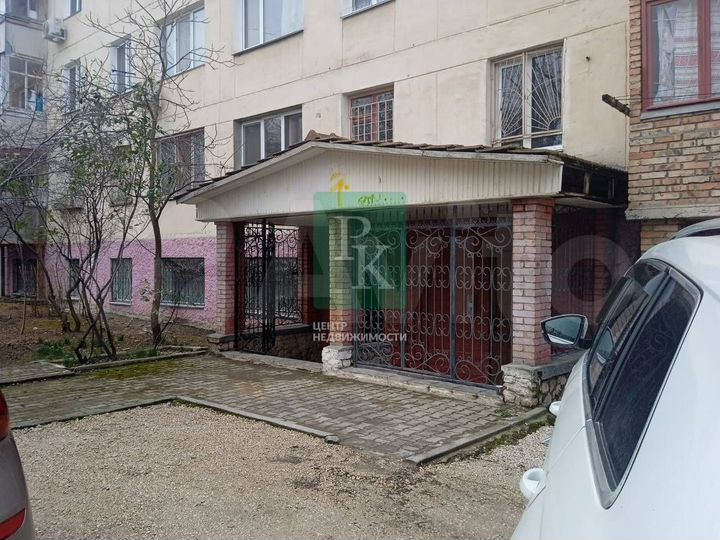 Помещение 40,6 м2 на первой линии Юмашева