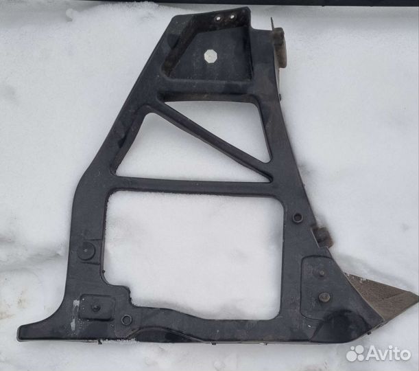 Кронштейн заднего бампера Ford Focus 2 седан