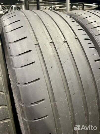 Kumho Ecsta HS51 235/55 R17 103W