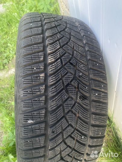 Goodyear UltraGrip Performance+ 235/45 R18