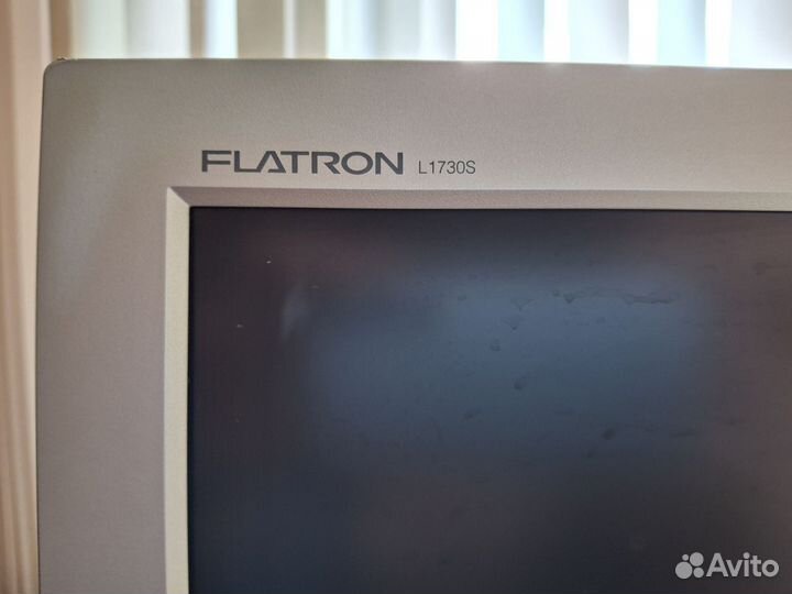 Монитор LG Flatron L1730S