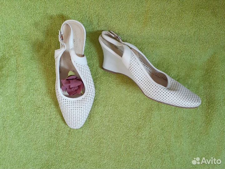 Босоножки, 39