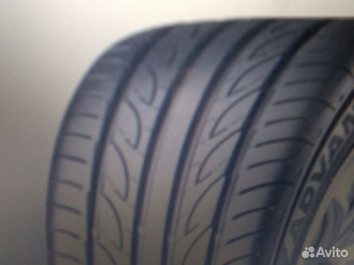 Yokohama Advan Fleva V701 235/40 R18