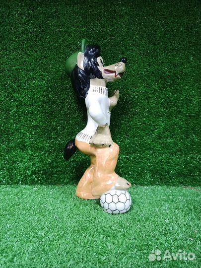 Статуэтка волк с мячом ну погоди СССР