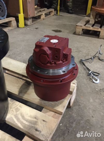 Редуктор хода с мотором JCB802.7