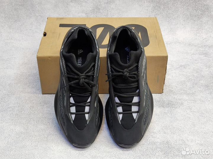 Кроссовки adidas yeezy boost 700 v3