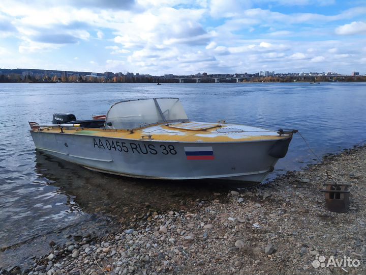 Моторная лодка прогресс