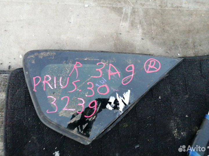 Стекло собачника заднее правое Toyota Prius ZVW30