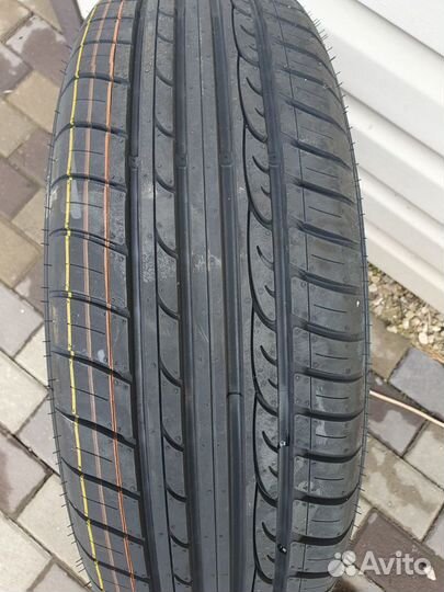 Dunlop SP Sport FastResponse 215/65 R16