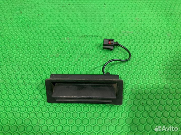 Ручка открытия двери багажника Volkswagen Touareg