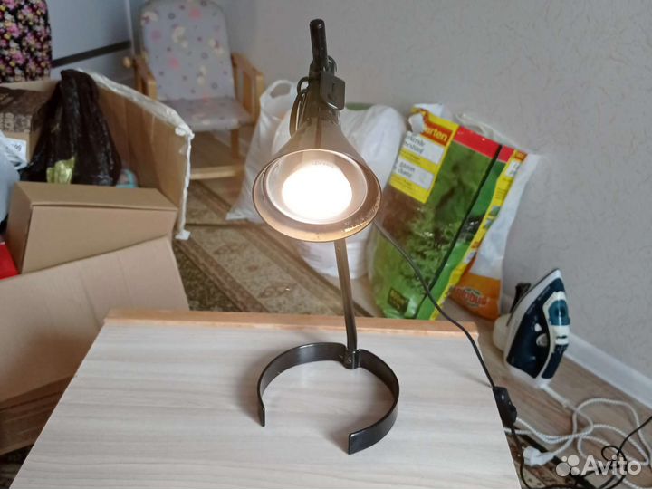 Лампа настольная