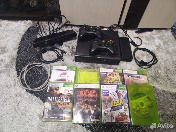 Продам Xbox 360 E не прошитый с 3 играми на выбор