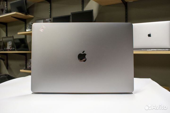 MacBook Pro 16 2019 16gb/512 гб Core i7 как новый