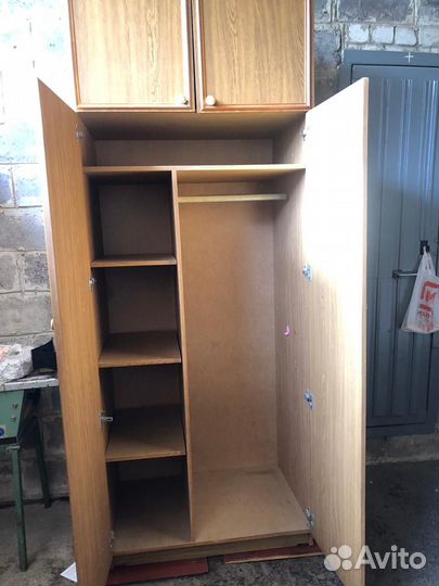 Шкаф