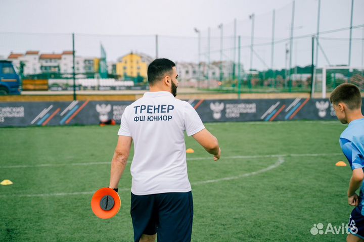 Тренер по футболу