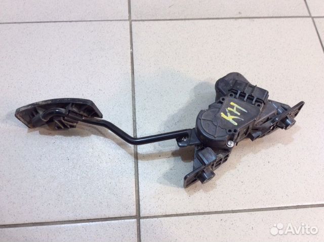 Педаль газа Mitsubishi Pajero Sport KH 2008-2015