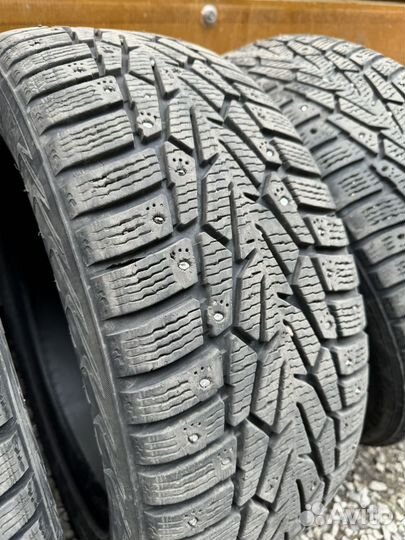 Nokian Tyres Hakkapeliitta 7 215/55 R17