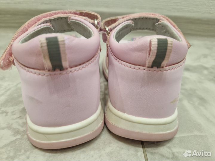 Босоножки 21