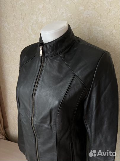 Кожаная куртка женская 42-44 р. натуральная кожа