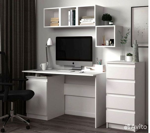 Детская рабочая зона у окна