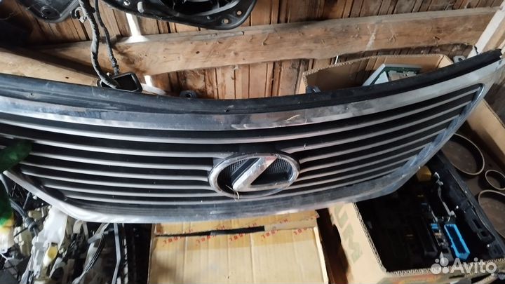 Решетка радиатора Лексус ls460
