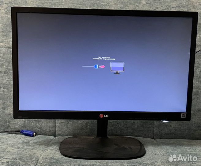Монитор LG 22