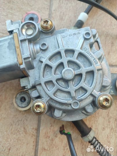 Стеклоподъемник audi 100 с4 передний